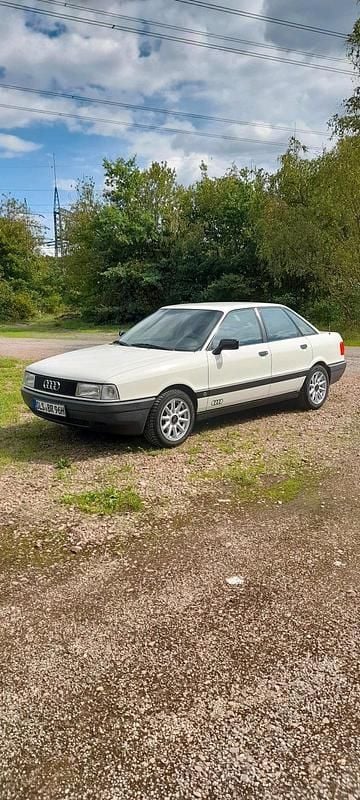 Weiß Gebraucht 1991 Audi 80 Limousine | 3.900 € - Bild 1/4