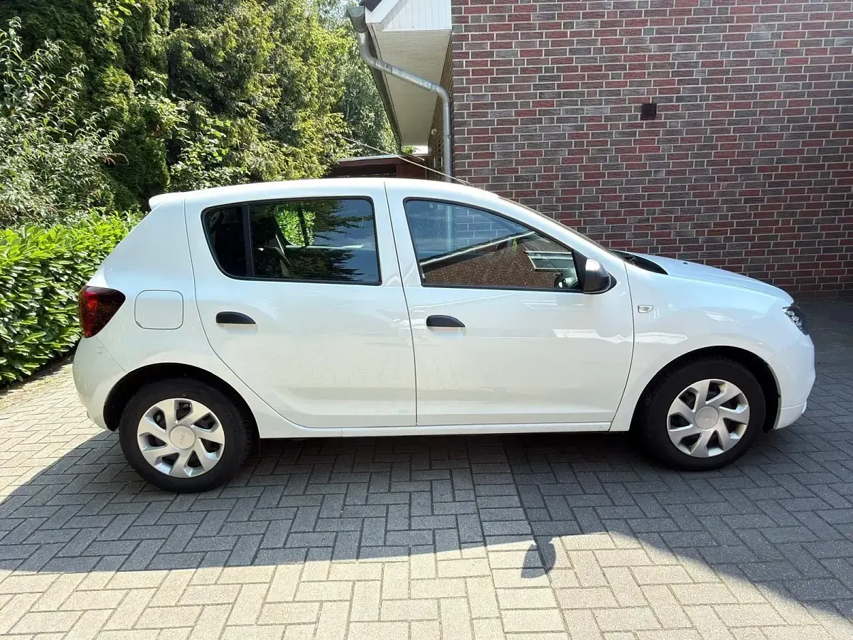 Gebraucht Dacia Sandero Essentiel 73 PS (53 kW) 2019 Weiß Limousine