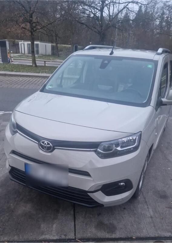 Silber Gebraucht 2021 Toyota Proace City Van | 22.000 € (Guter Preis) - Bild 1/4
