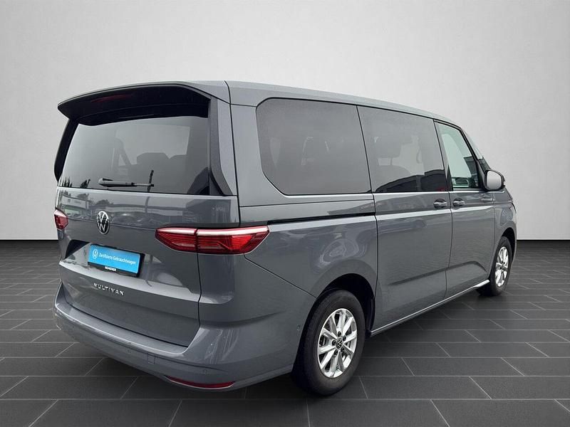 Gebraucht VW Multivan Life 150 PS (110 kW) 2025 Pure grey Van