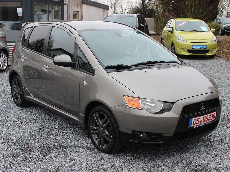 Gebraucht Mitsubishi Colt 95 PS (69 kW) 2010 Beige Kleinwagen