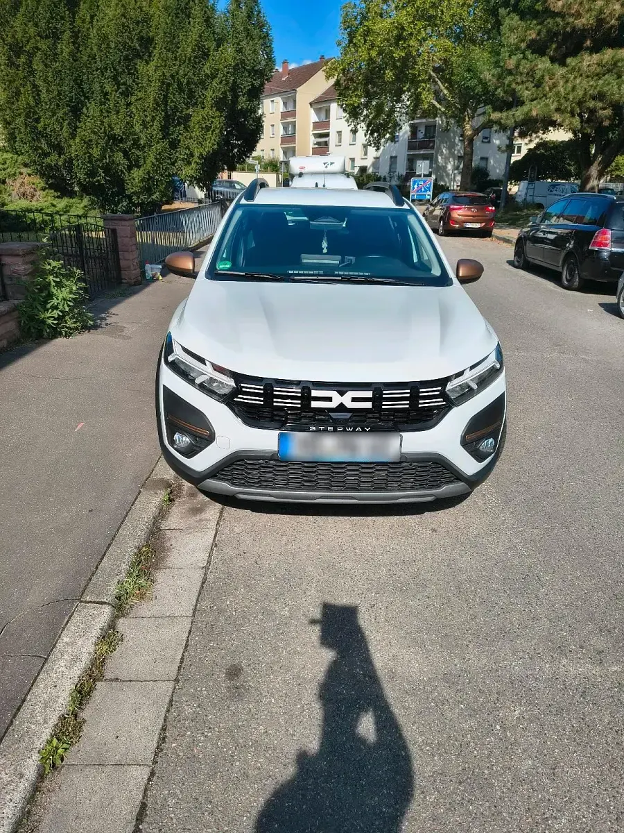 Gebraucht Dacia Sandero 110 PS (80 kW) 2024 Weiß Kleinwagen