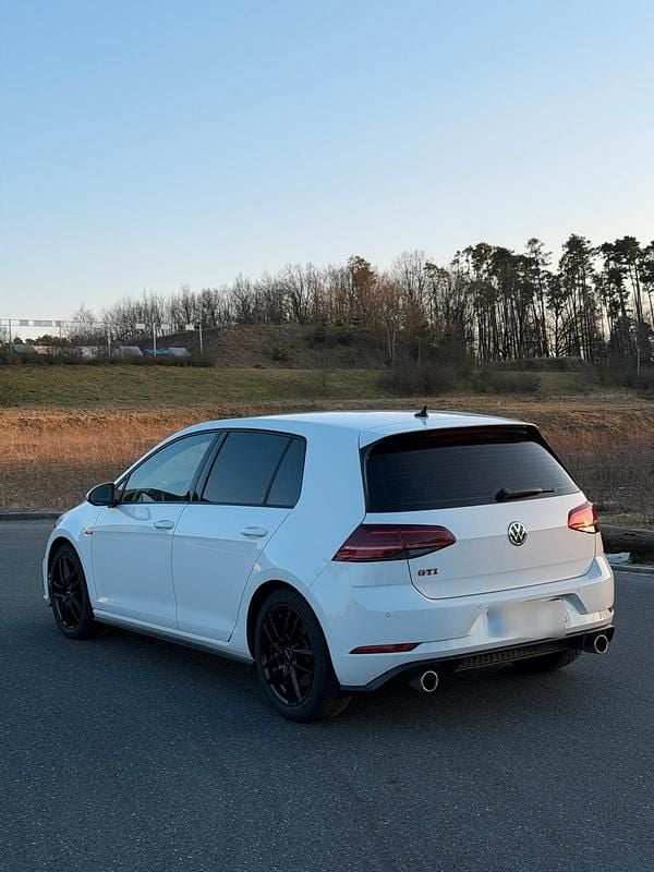 Gebraucht VW Golf VII GTI 245 PS (180 kW) 2019 Weiß Limousine