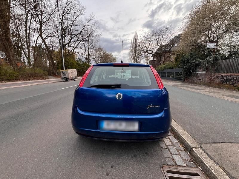 Gebraucht Fiat Punto Dynamic 95 PS (69 kW) 2007 Blau Kleinwagen