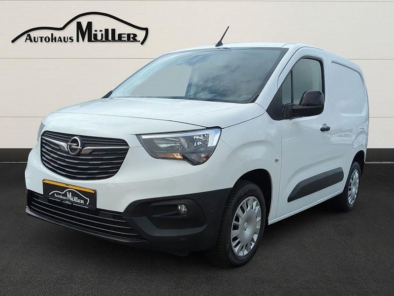 Weiß Gebraucht 2022 Opel Combo Edition Van / Kleinbus | 15.395 € (Guter Preis) - Bild 1/4