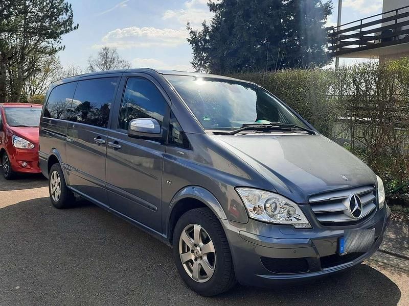 Grau Gebraucht 2011 Mercedes Viano Van / Kleinbus | 18.700 € (Etwas zu teuer) - Bild 1/4
