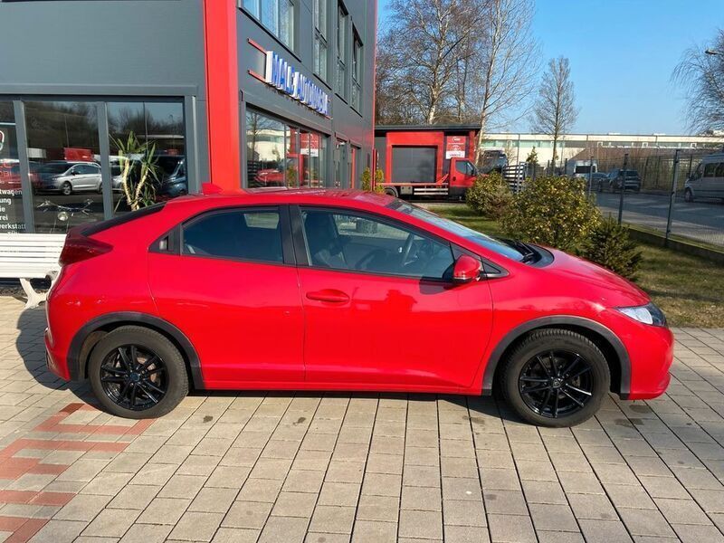 Gebraucht Honda Civic Comfort 99 PS (72 kW) 2014 Rot Limousine