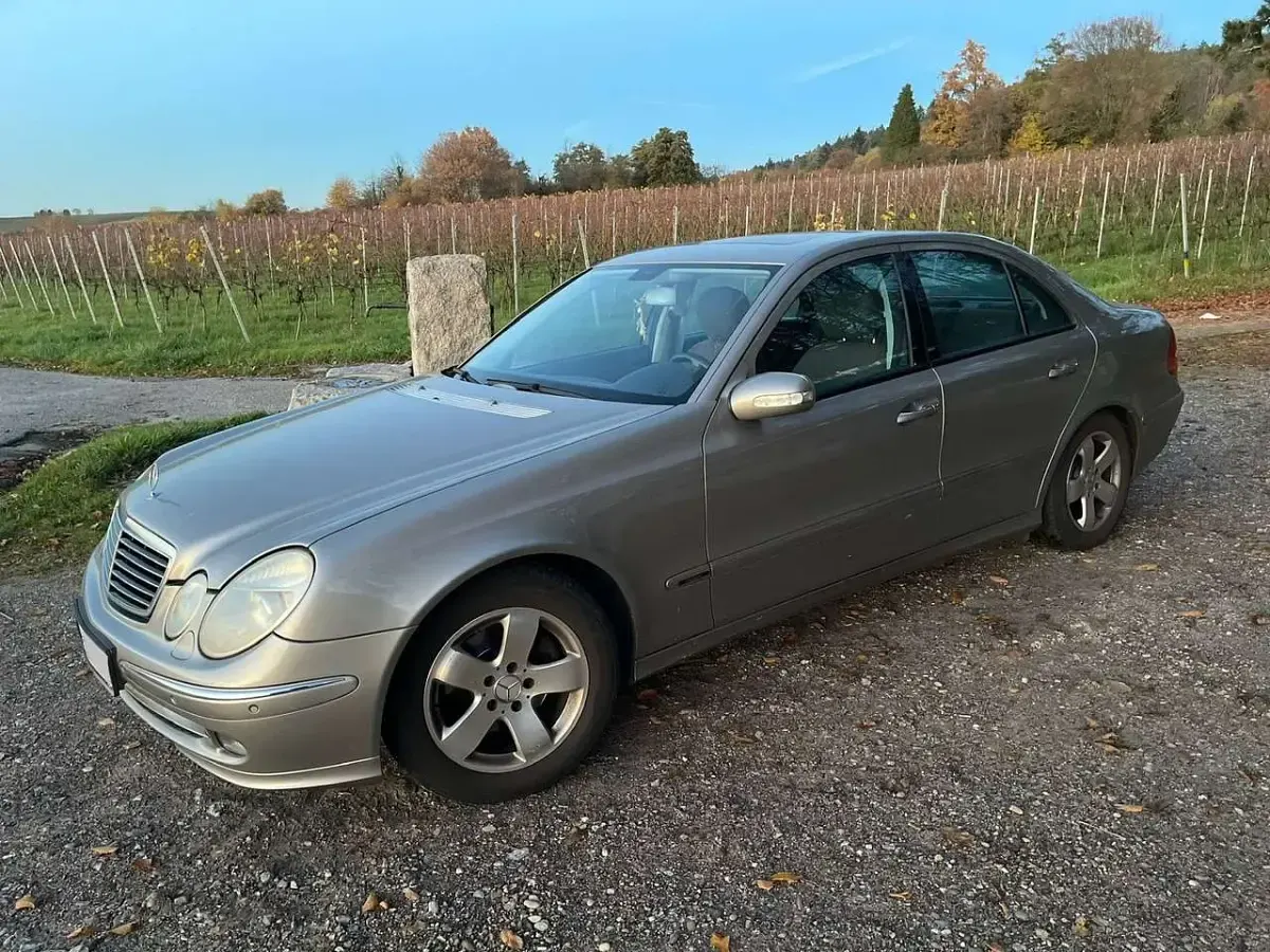 Second-hand Mercedes E200 163 CP (119 kW) 2005 Gri Berlinǎ