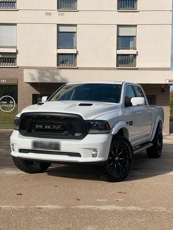 Weiß Gebraucht 2015 Dodge Ram Abholung | 27.999 € (Fairer Preis) - Bild 1/4