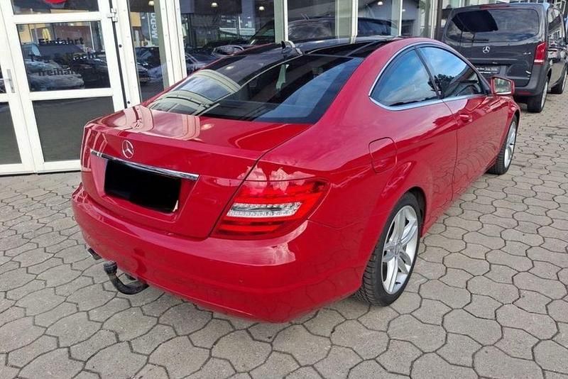 Gebraucht Mercedes C250 204 PS (150 kW) 2014 Rot Coupé