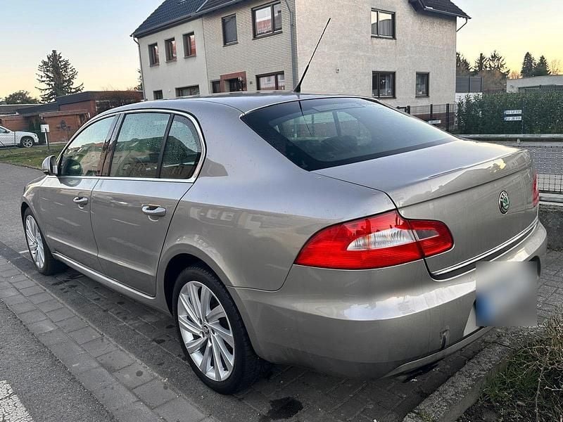 Gebraucht Skoda Superb Elegance 160 PS (117 kW) 2013 Beige Limousine