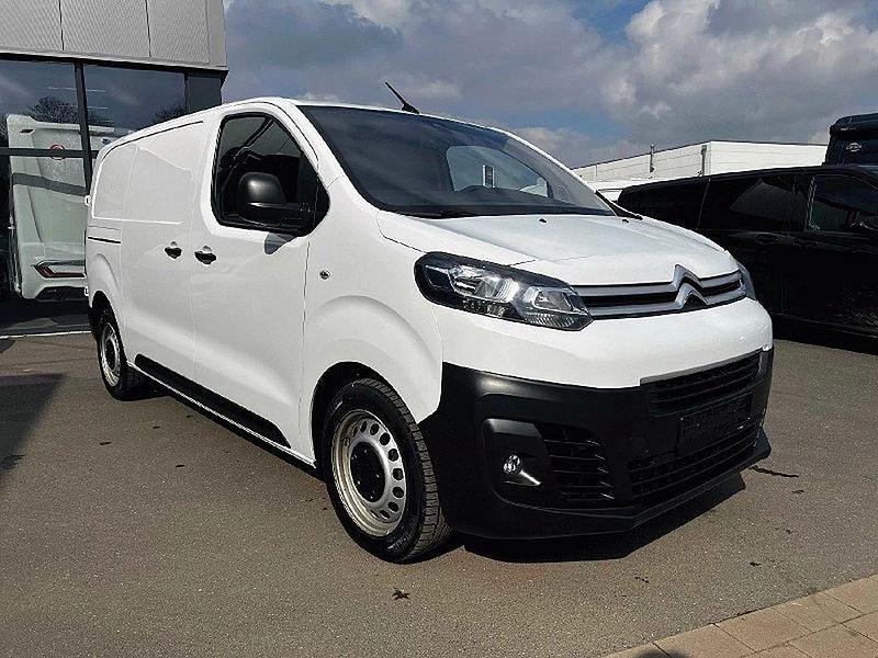 Weiss Gebraucht 2023 Citroën Jumpy Van / Kleinbus | 24.449 € (Teuer) - Bild 1/4