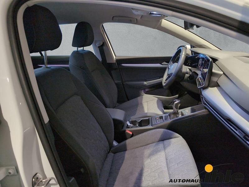 Gebraucht VW Golf Life 116 PS (85 kW) 2024 Weiss Kombi