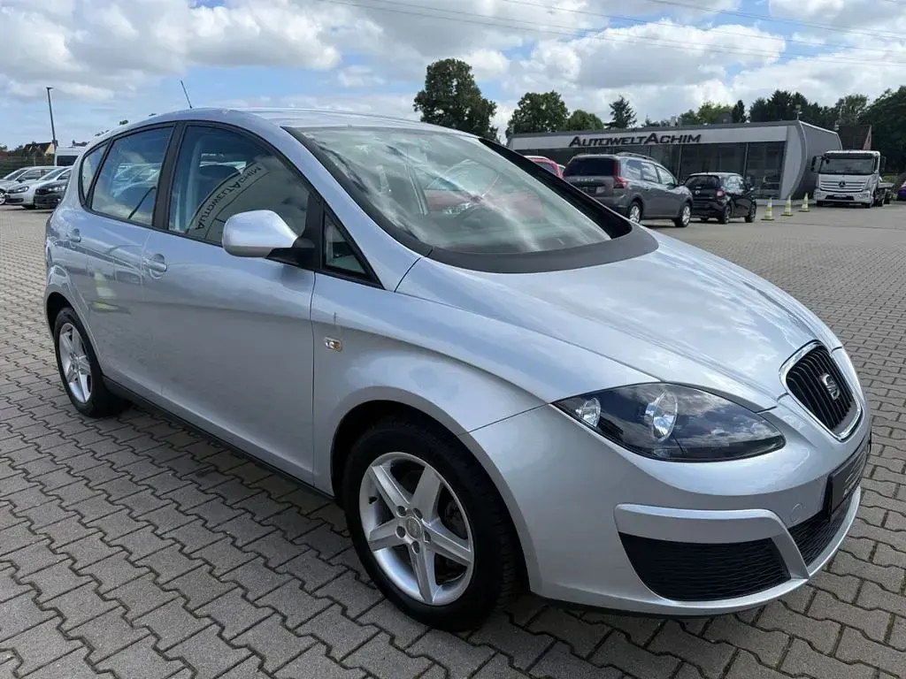 Gebraucht Seat Altea Reference 125 PS (91 kW) 2010 Silber Limousine