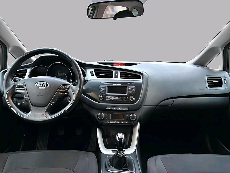 Gebraucht Kia Ceed 128 PS (94 kW) 2013 Braun Kleinwagen