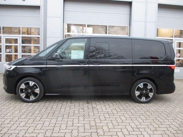 Second-hand VW Multivan Style 150 CP (110 kW) 2025 Negru Monovolum