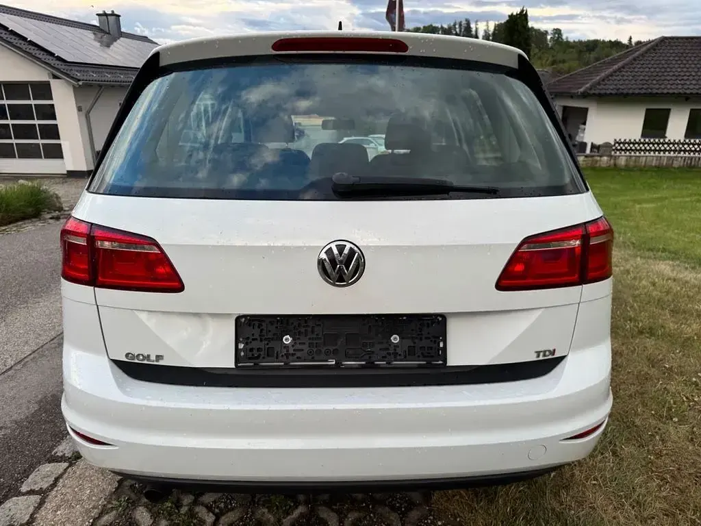 Second-hand VW Golf VII Trendline 110 CP (80 kW) 2016 Alb Berlinǎ