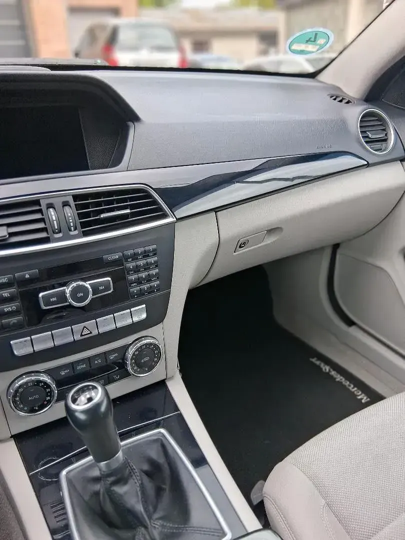 Gebraucht Mercedes C180 156 PS (114 kW) 2012 Grau Coupé