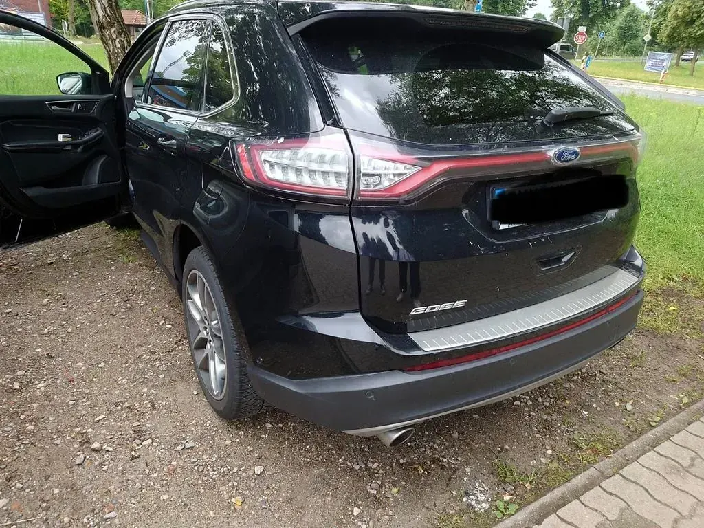 Gebraucht Ford Edge Titanium 209 PS (153 kW) 2017 Schwarz SUV