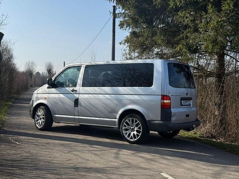 Gebraucht VW T5 131 PS (96 kW) 2006 Silber Van