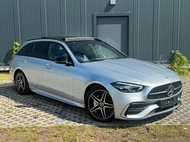 Silber Gebraucht 2022 Mercedes C200 AMG Limousine | 33.700 € (Etwas zu teuer) - Bild 1/4
