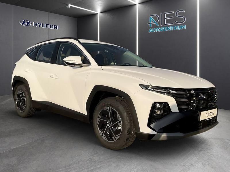 Neu Hyundai Tucson 150 PS (110 kW) 2025 Atlas white SUV