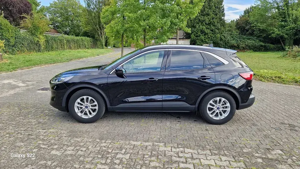Gebraucht Ford Kuga Titanium 120 PS (88 kW) 2023 Schwarz SUV
