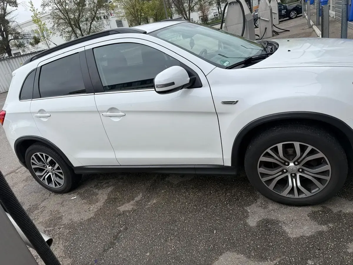 Używany Mitsubishi ASX 150 KM (110 kW) 2016 Biały SUV