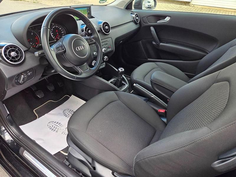 Gebraucht Audi A1 Attraction 90 PS (66 kW) 2015 Mythosschwarz Kleinwagen