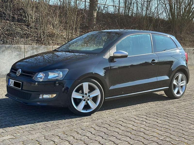 Deep black perleffekt Gebraucht 2013 VW Polo Black Edition Kleinwagen | 3.500 € (Etwas zu teuer) - Bild 1/4