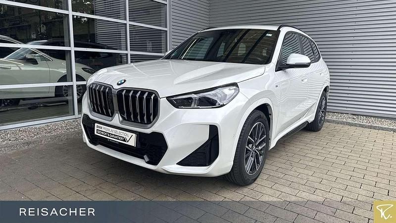 Mineralweiß metallic Gebraucht 2024 BMW X1 M Sport SUV | 46.349 € (Etwas zu teuer) - Bild 1/4