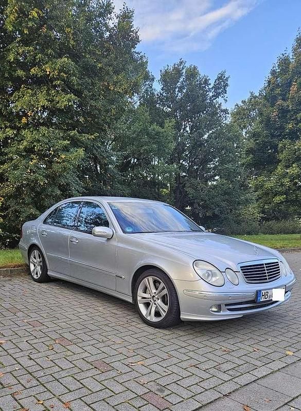 Grau Gebraucht 2005 Mercedes 280 Avantgarde Limousine | 5.900 € - Bild 1/4