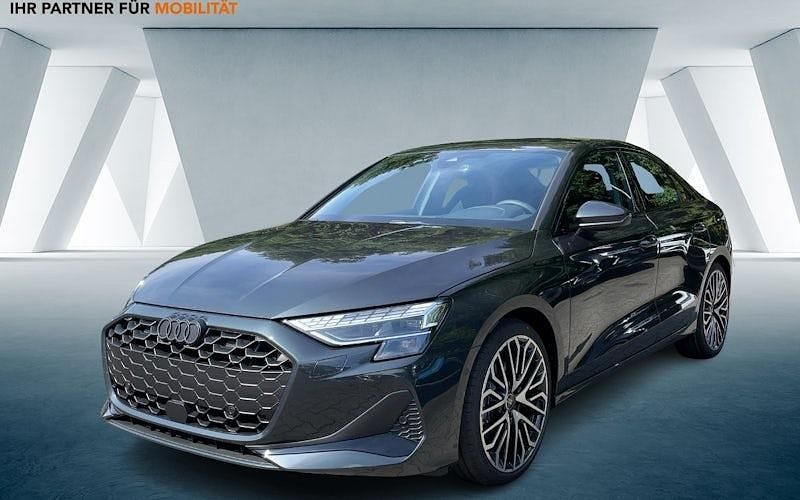 Grau Neu 2025 Audi A3 Advanced Limousine | 41.890 € (Teuer) - Bild 1/4
