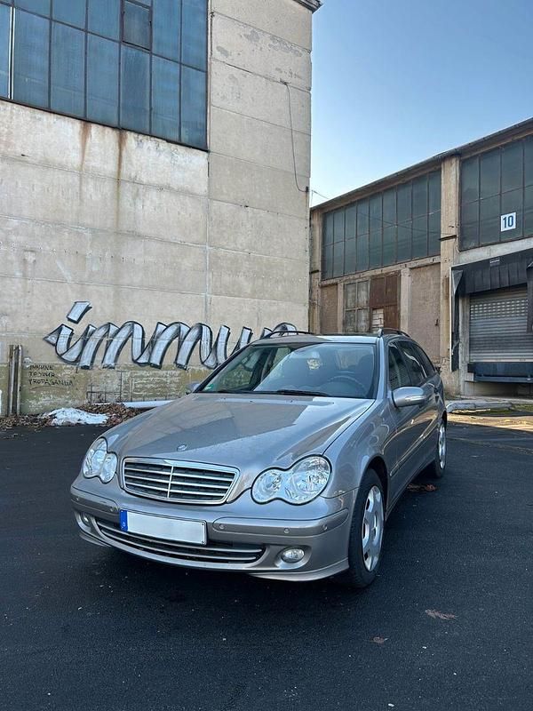 Silber Gebraucht 2007 Mercedes C220 Kombi | 5.200 € (Fairer Preis) - Bild 1/4