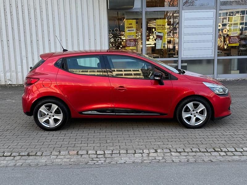 Gebraucht Renault Clio IV Luxe 90 PS (66 kW) 2012 Rot Limousine