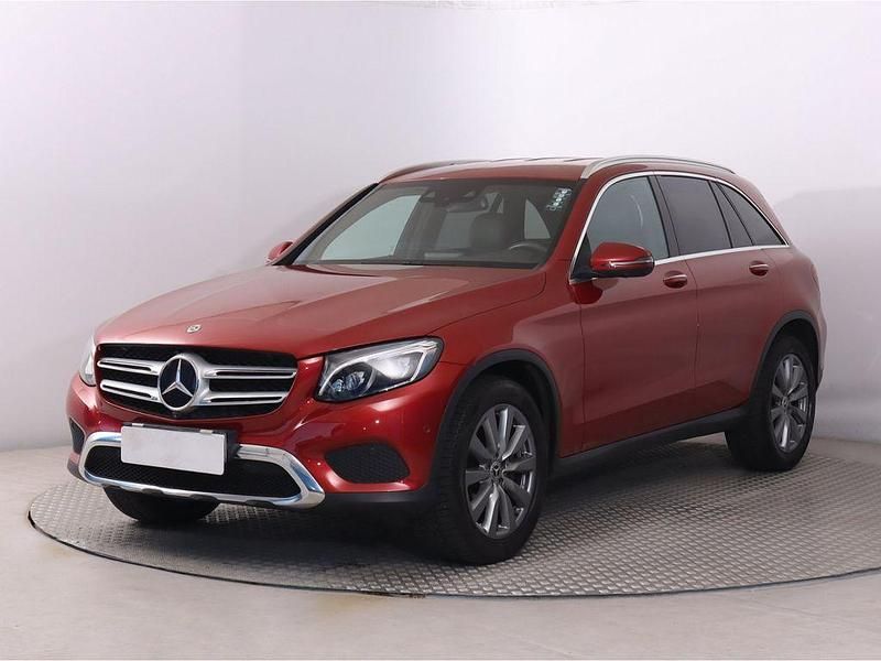 Hyazinthrot metallic (metallic) Gebraucht 2017 Mercedes GLC250 Exclusive SUV | 27.890 € (Fairer Preis) - Bild 1/4