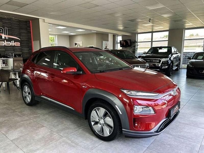 Gebraucht Hyundai Kona Trend 100 kW (136 PS) 2020 Rot SUV