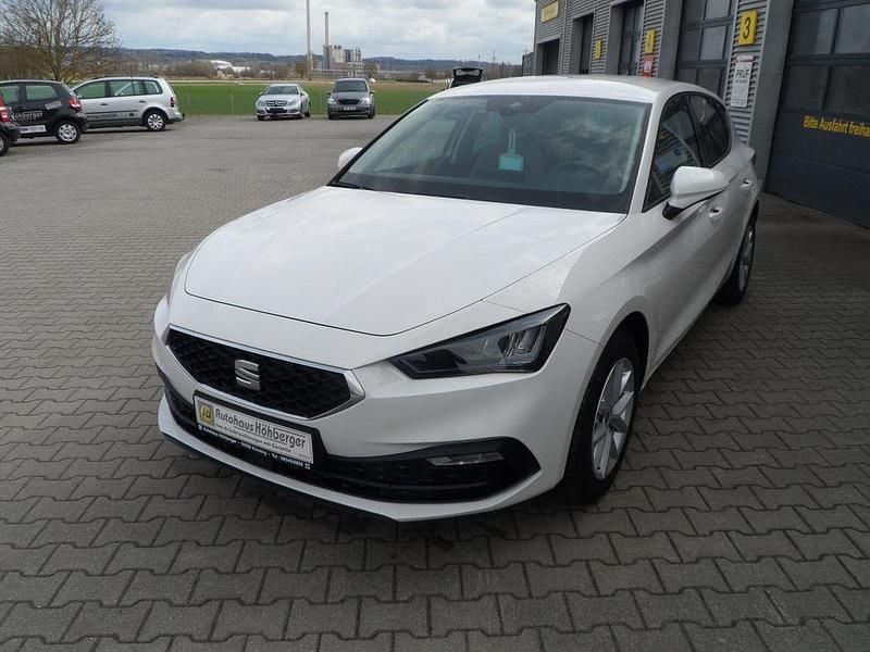 Gebraucht Seat Leon Style 131 PS (96 kW) 2022 Weiß Limousine
