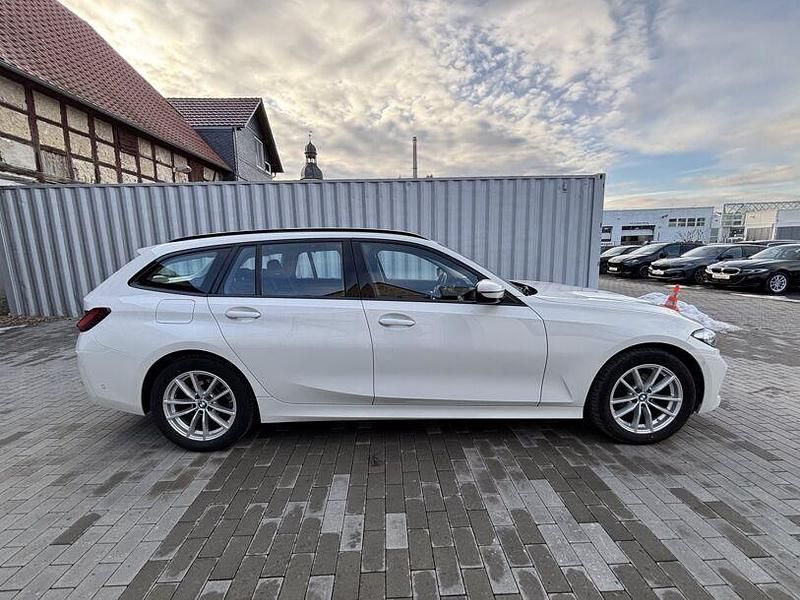 Gebraucht BMW 320 Efficient Dynamics 190 PS (139 kW) 2023 Weiß Kombi
