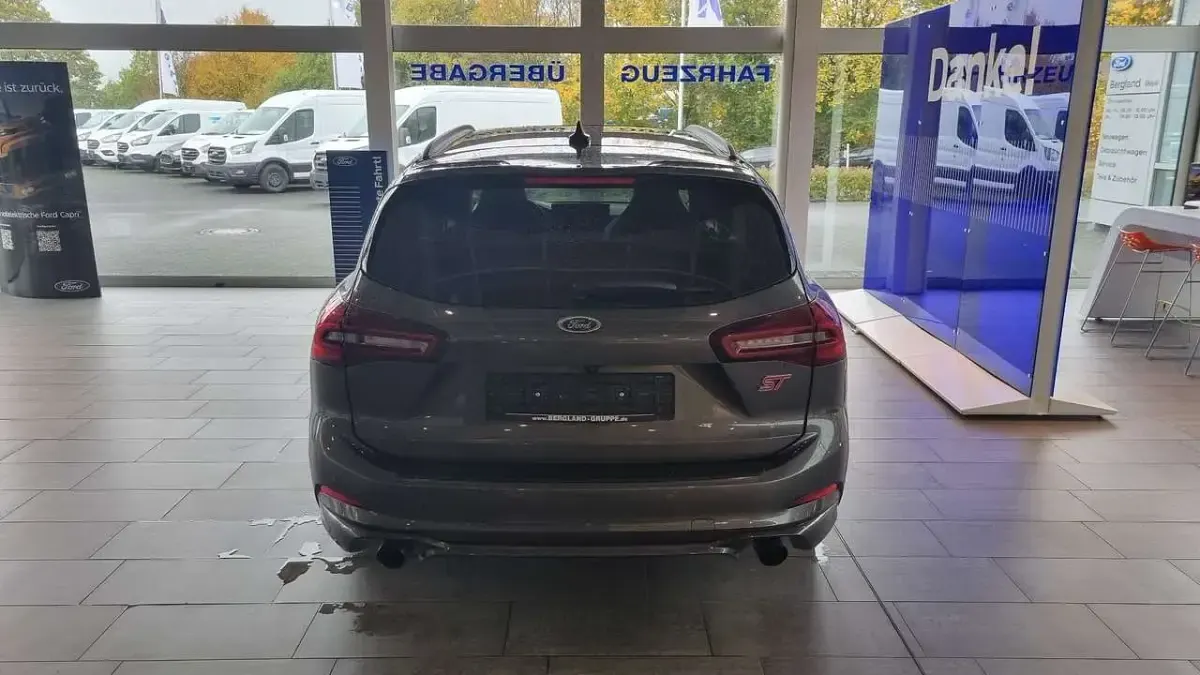 Używany Ford Focus ST 280 KM (205 kW) 2023 Szary Kombi