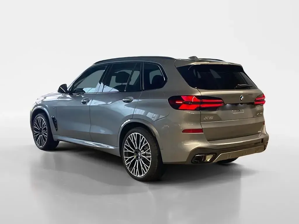 Neu BMW X5 M Sport 340 PS (250 kW) 2026 Grau SUV
