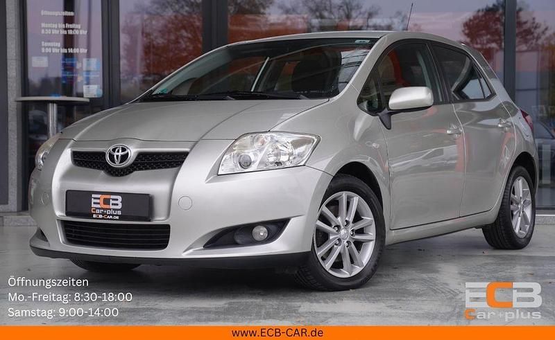 Silber Gebraucht 2008 Toyota Auris Limousine | 4.950 € (Etwas zu teuer) - Bild 1/4