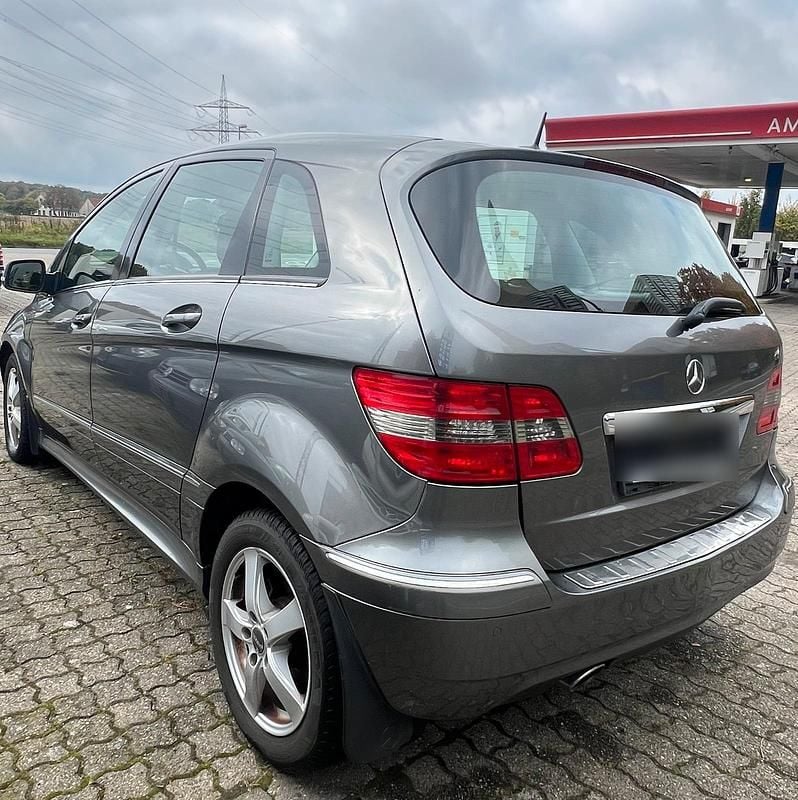 Braun Gebraucht 2008 Mercedes B180 Van / Kleinbus | 3.200 € (Superpreis) - Bild 1/4