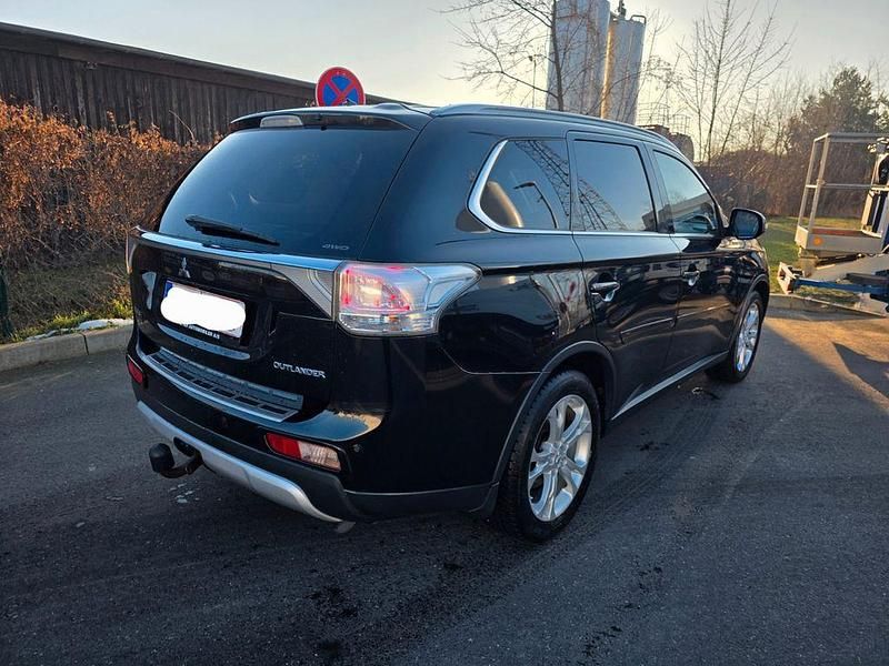 Gebraucht Mitsubishi Outlander Invite 150 PS (110 kW) 2014 Schwarz SUV