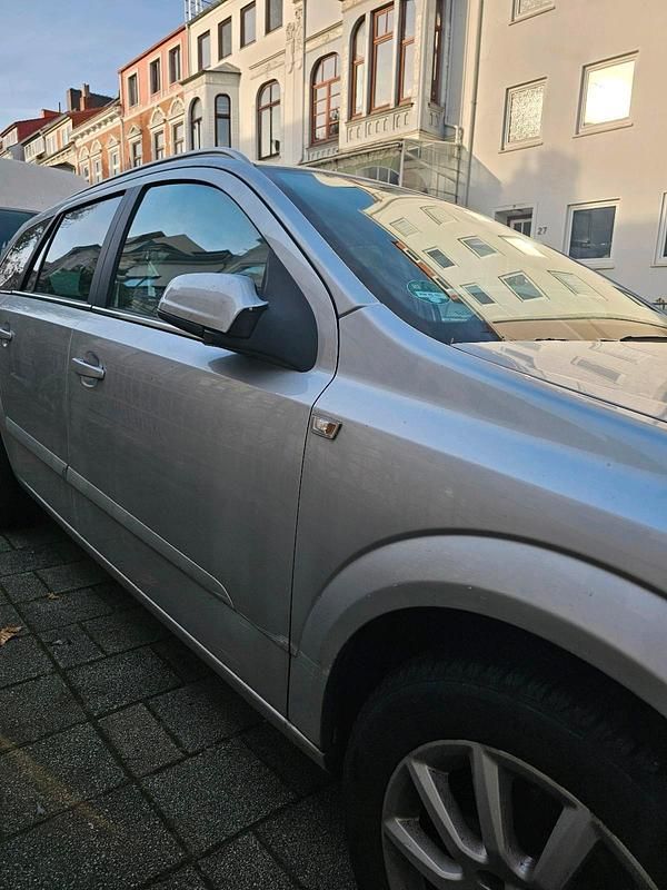 Gebraucht Opel Astra 110 PS (80 kW) 2008 Silber Kombi