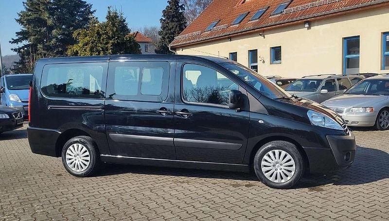 Gebraucht Peugeot TePee 128 PS (94 kW) 2015 Schwarz Van / Kleinbus
