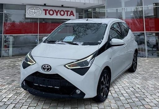 Gebraucht Toyota Aygo X-play 72 PS (52 kW) 2019 Pianosaweiß Kleinwagen