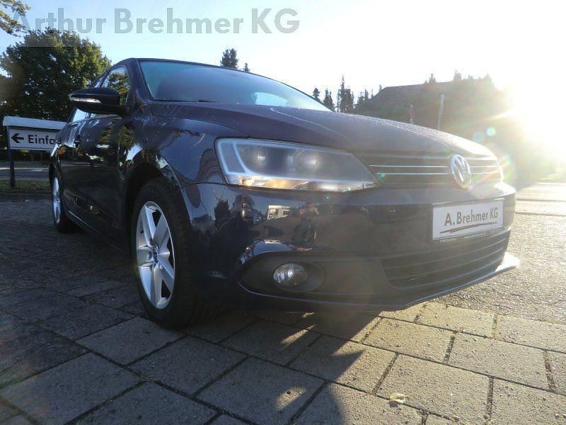 Gebraucht VW Jetta Comfortline 105 PS (77 kW) 2011 Blau Limousine