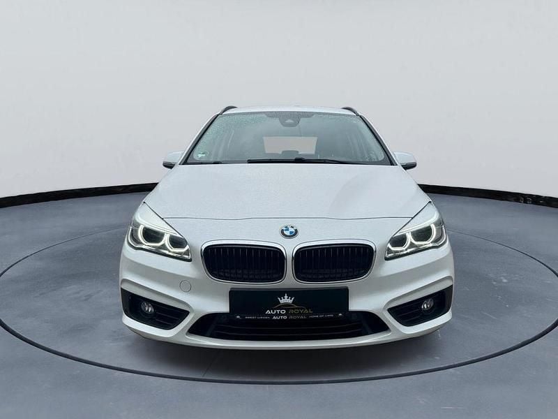 Weiß Gebraucht 2017 BMW 220 Gran Tourer Advantage Van / Kleinbus | 15.000 € (Fairer Preis) - Bild 1/4