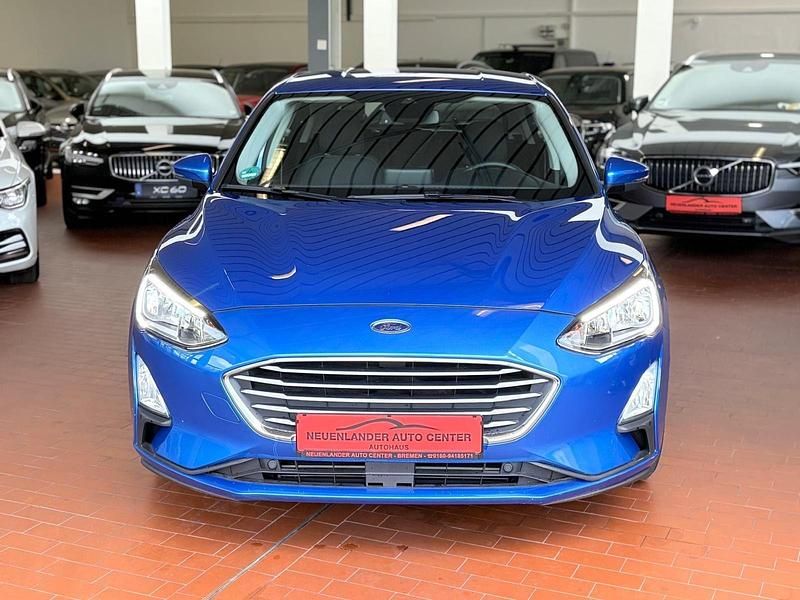 Gebraucht Ford Focus Cool & Connect 101 PS (74 kW) 2019 Blau Limousine